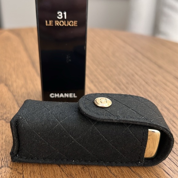 New CHANEL Le Rouge Lipstick Pouch - Picture 2 of 9